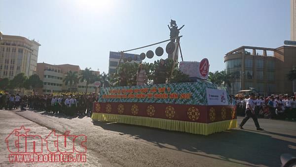 Bùng nổ sắc màu Lễ hội đường phố tỉnh Đắk Lắk ảnh 3